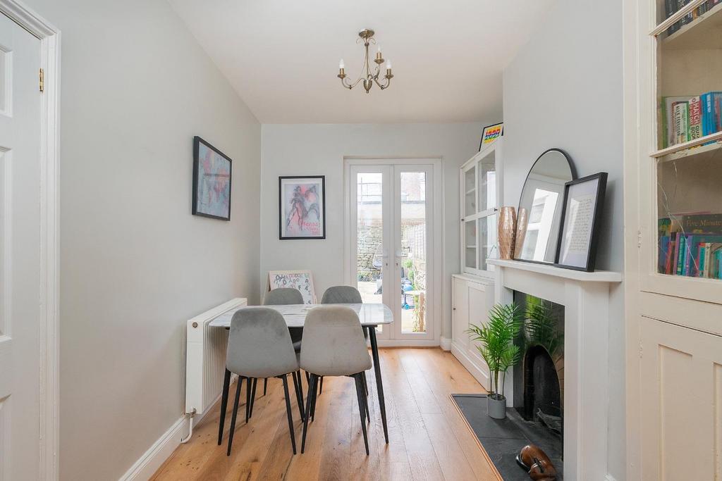 1 G5 SBR - Dining Room B.jpg