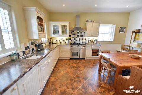 undefined, Cuffern, Roch, Haverfordwest