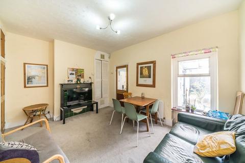 3 bedroom house for sale, Kenlor Road, London SW17