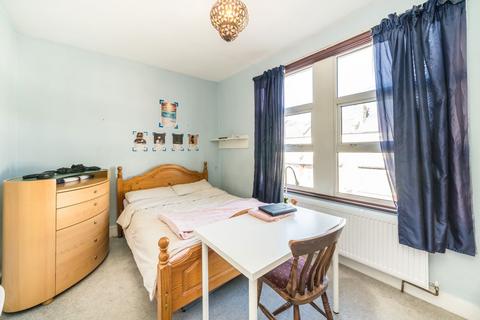 3 bedroom house for sale, Kenlor Road, London SW17