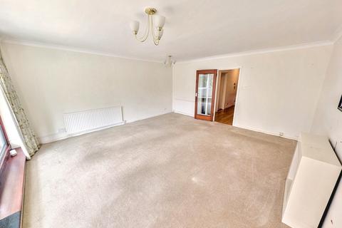 2 bedroom flat for sale, Branksome Wood Road