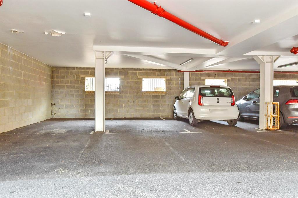 Driveway/Parking