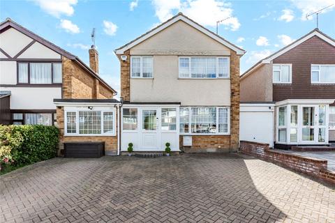 3 bedroom detached house for sale, Highcliffe Close, Wickford, Essex, SS11