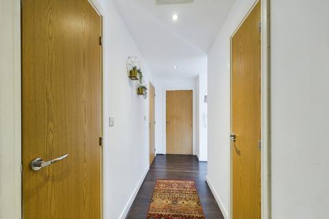 2 bedroom flat to rent, Maxwell Road, Romford RM7