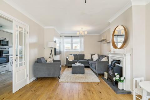 17 Chestnut Avenue, Whitburn, Bathgate, EH47 8NA