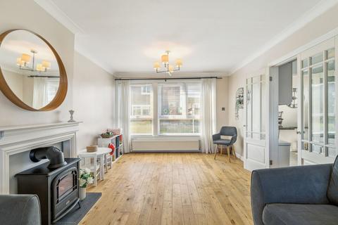 17 Chestnut Avenue, Whitburn, Bathgate, EH47 8NA