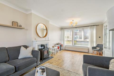 17 Chestnut Avenue, Whitburn, Bathgate, EH47 8NA