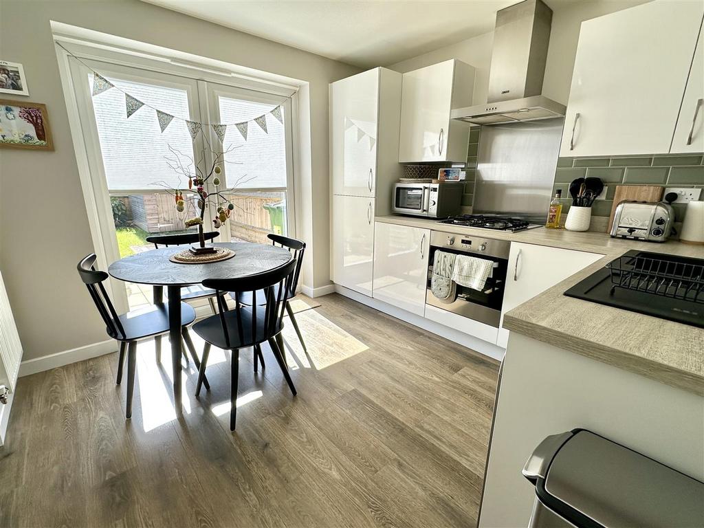 Dining kitchen