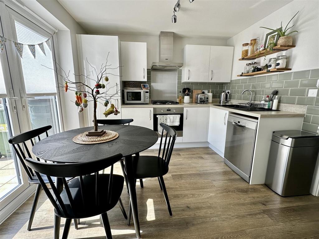 Dining kitchen