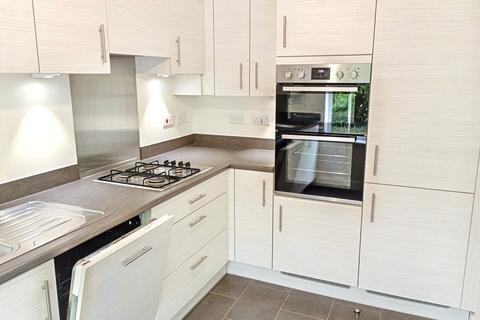 3 bedroom semi-detached house to rent, Beaminster Avenue, Cottam, Preston