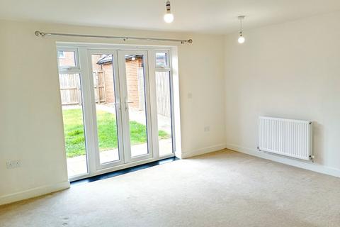 3 bedroom semi-detached house to rent, Beaminster Avenue, Cottam, Preston