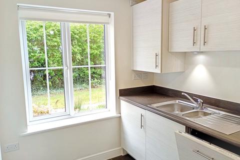 3 bedroom semi-detached house to rent, Beaminster Avenue, Cottam, Preston