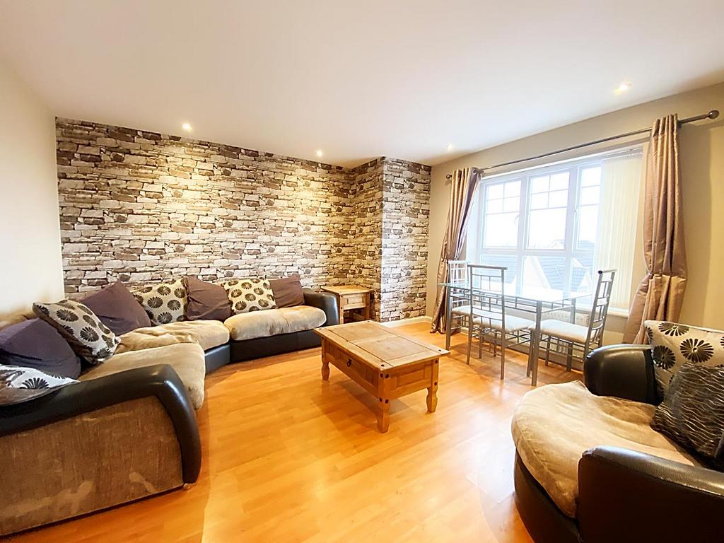 Lounge/Dining Room