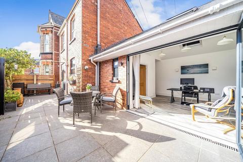 4 bedroom end of terrace house for sale