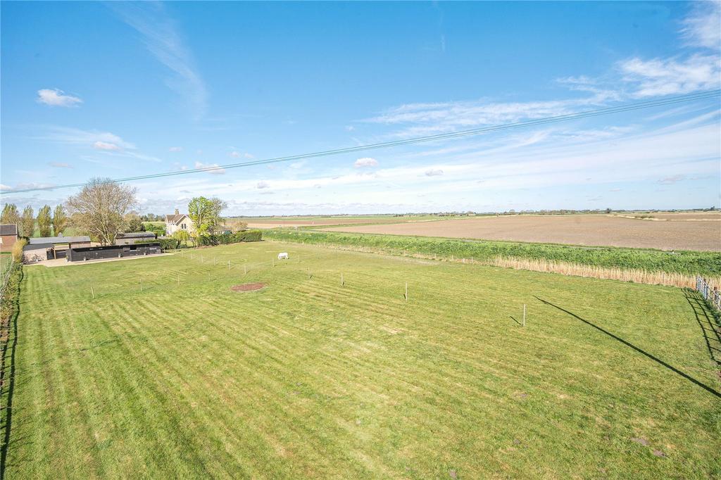 Paddock and Setting