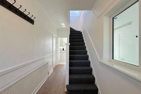 3 bedroom terraced house to rent, Harvey Road, Hounslow TW4