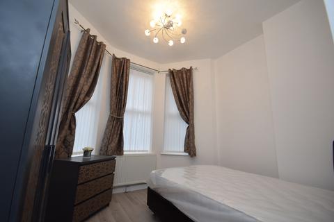 2 bedroom apartment to rent, Northumberland Road, Trafford, Manchester, M16 9PP