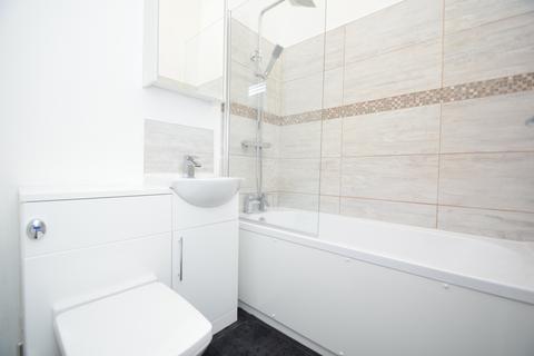 2 bedroom apartment to rent, Northumberland Road, Trafford, Manchester, M16 9PP