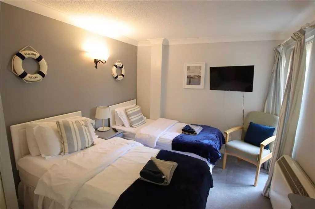 Guest room