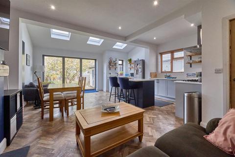 3 bedroom semi-detached house for sale, Flamville Road, Burbage