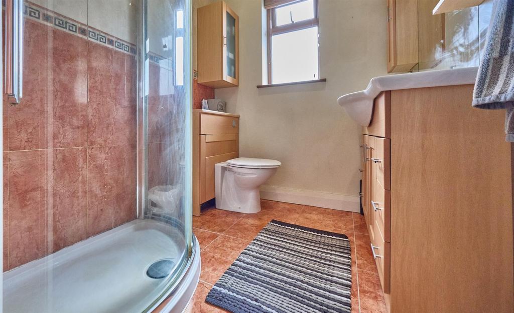 Front Shower Room