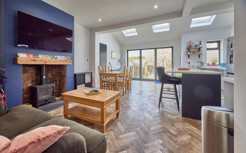 Living/Dining Area
