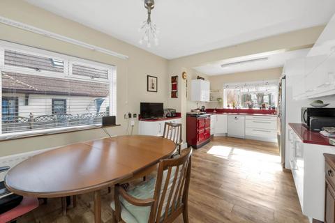 2 bedroom detached bungalow for sale, Edlesborough
