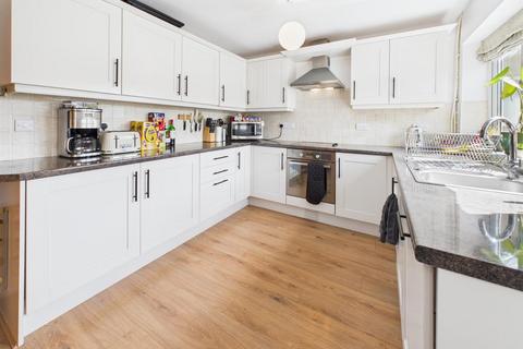 102 Frome Road, Bath, BA2 2PP