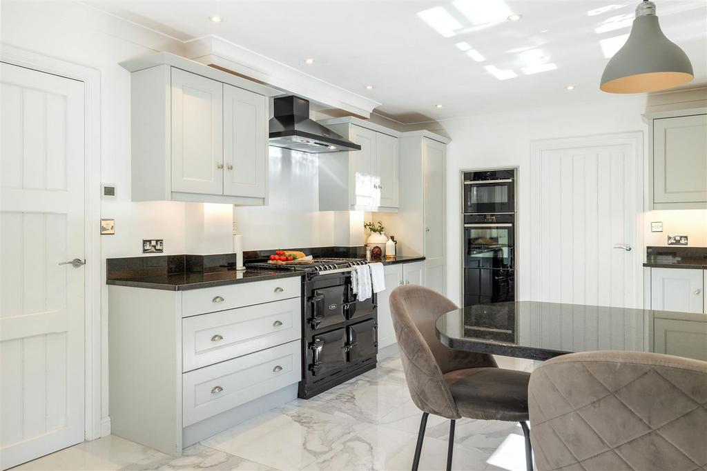 1027 The Beeches,Kerry,Newtown,SY164 NY-36.jpeg
