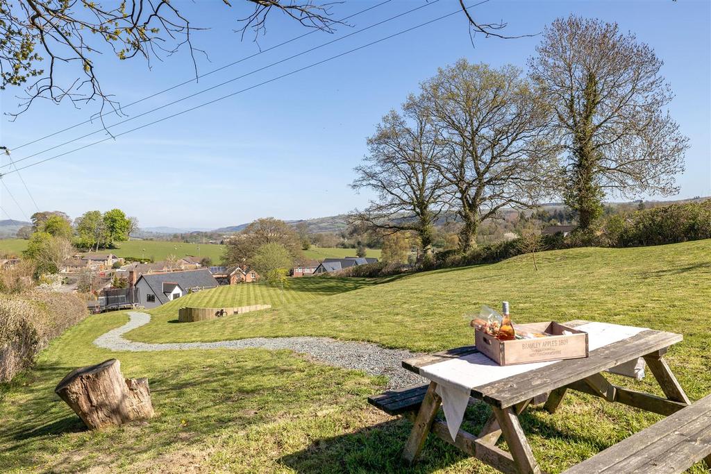 1027 The Beeches,Kerry,Newtown,SY164 NY-12.jpeg