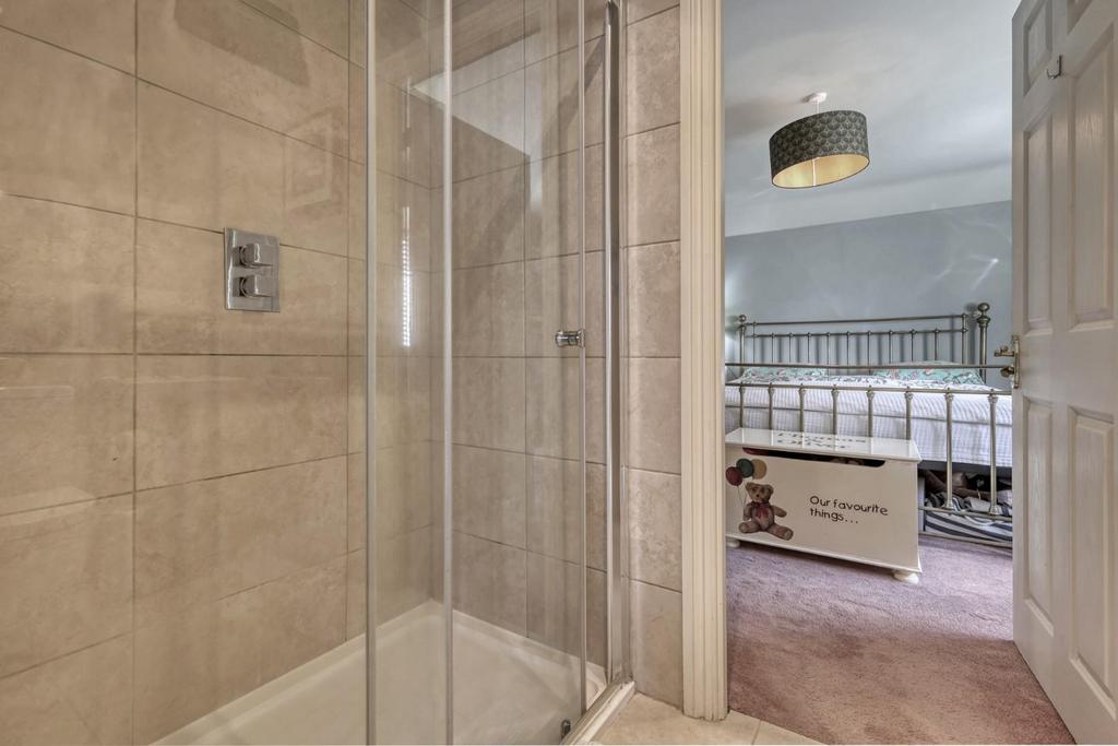 Jack &amp; Jill En-Suite