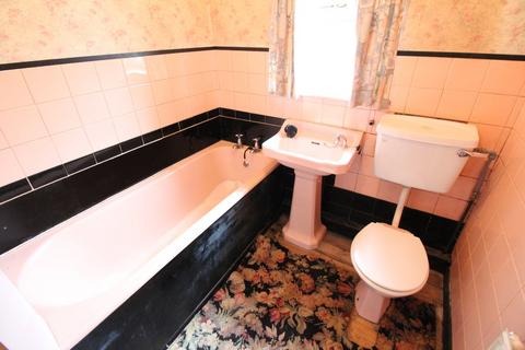 2 bedroom semi-detached bungalow for sale, Spring Avenue, Keighley, BD21