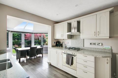 5 Dexter Drive, East Grinstead, RH19 4SU