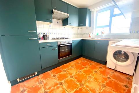 1 bedroom in a house share to rent, Dorman Way, London