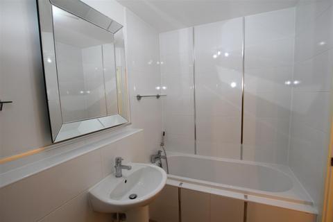 2 bedroom apartment to rent, Holden Mill, Bolton BL1