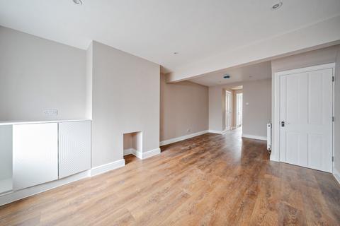 45 Ampthill Road, Shefford, SG17 5BD