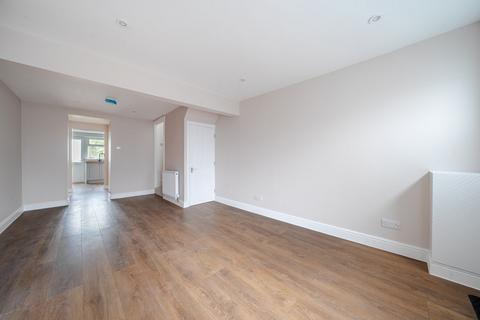 45 Ampthill Road, Shefford, SG17 5BD