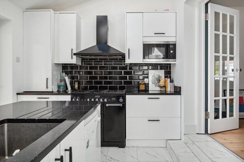 16 Westcott Crescent, London, W7 1PA