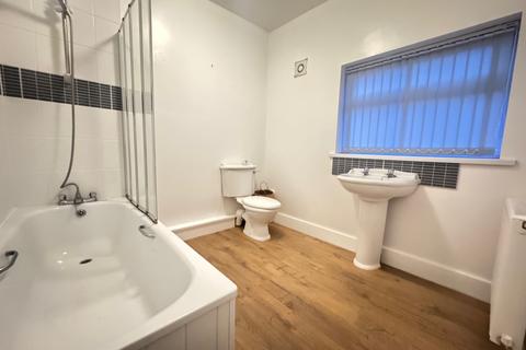4 bedroom end of terrace house to rent, Enderley Street, Newcastle-under-Lyme, ST5