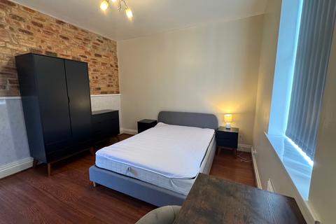 4 bedroom end of terrace house to rent, Enderley Street, Newcastle-under-Lyme, ST5