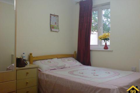 undefined, Dominion Close, Hounslow, Greater London, TW3