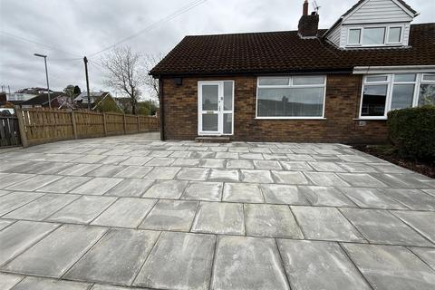 12 Bridge Street, Springhead, Oldham, OL4 4PE