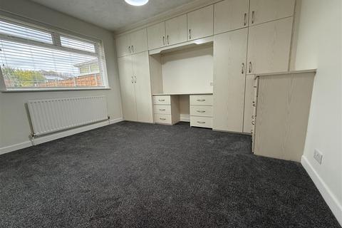 12 Bridge Street, Springhead, Oldham, OL4 4PE