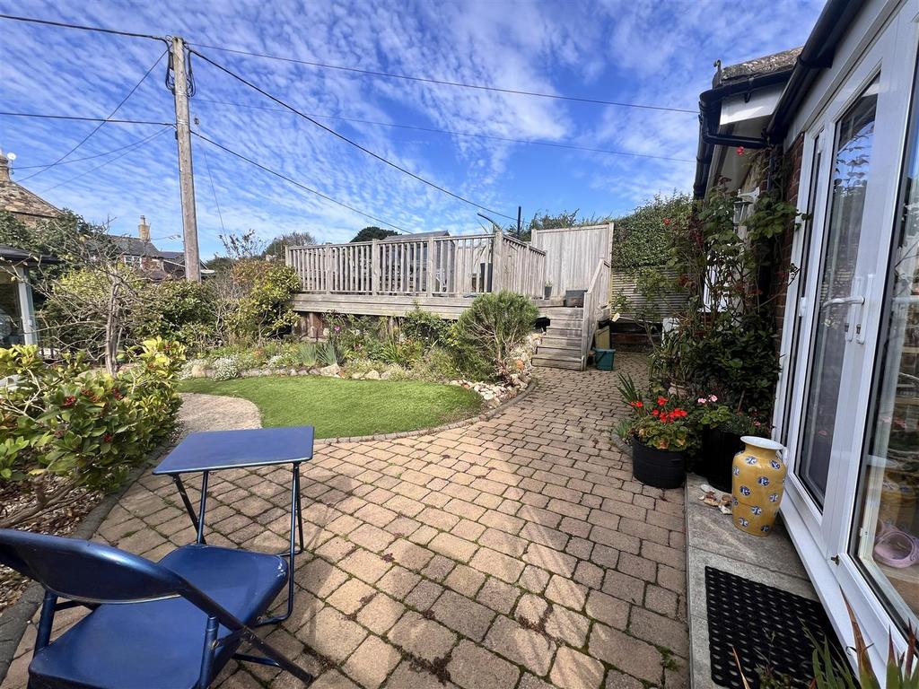 Front Garden:
