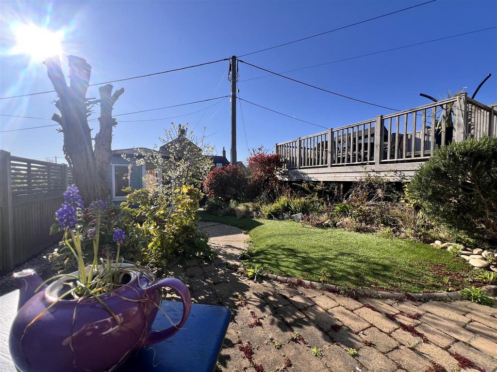 Front Garden: