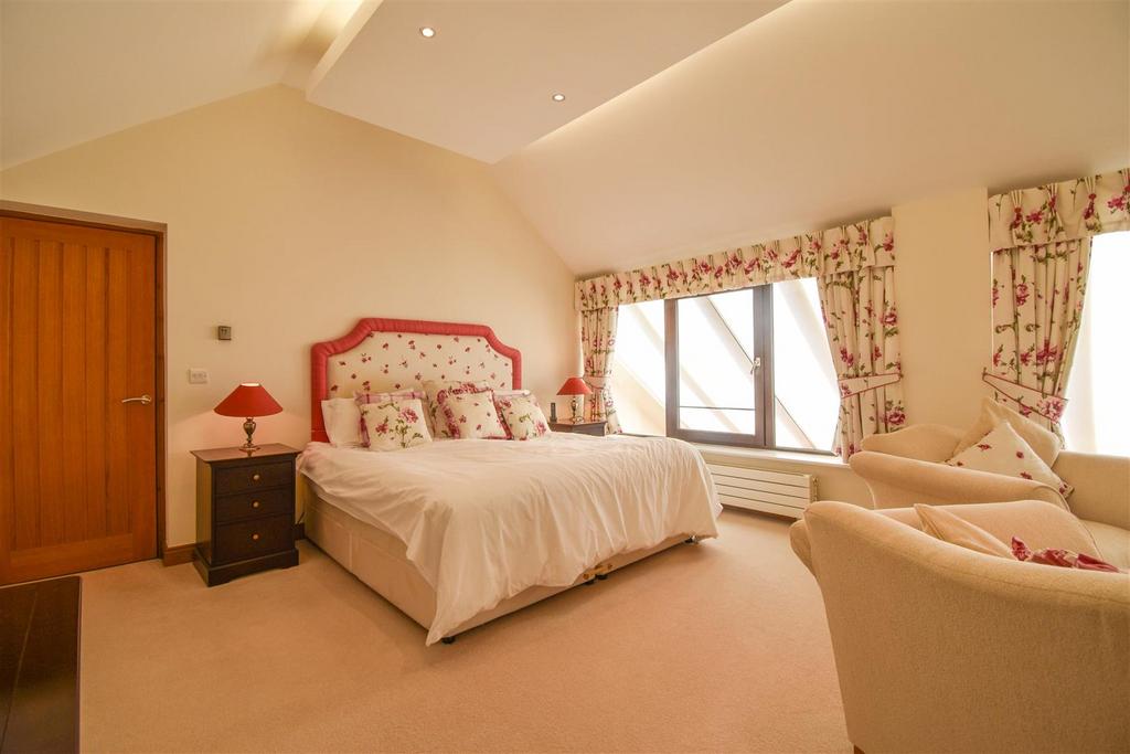 Principal Bedroom Suite