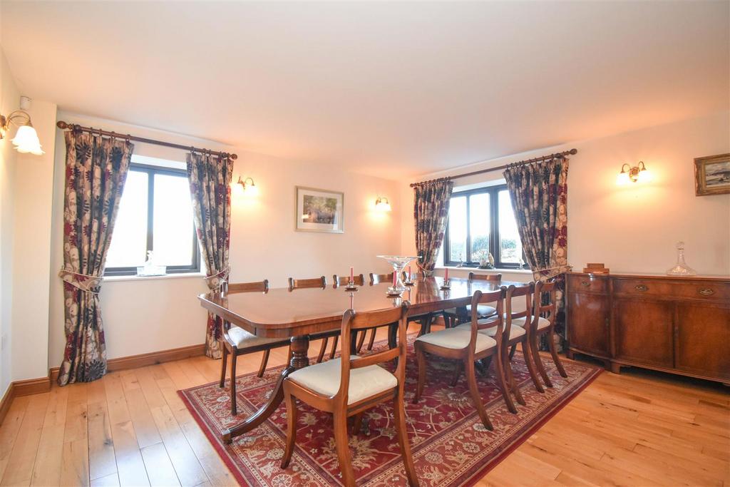 Field House Dining Room b.jpg