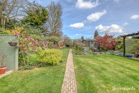 37 Byron Drive, Wickham Bishops, Witham, CM8 3ND