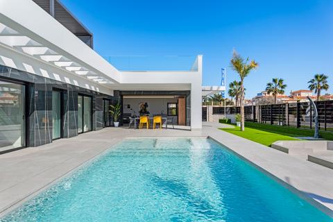 2 bedroom bungalow, C. Benferri