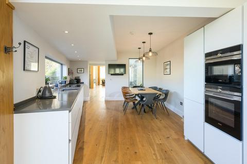 3 bedroom flat for sale, Bathwick Hill, Bath, Somerset, BA2